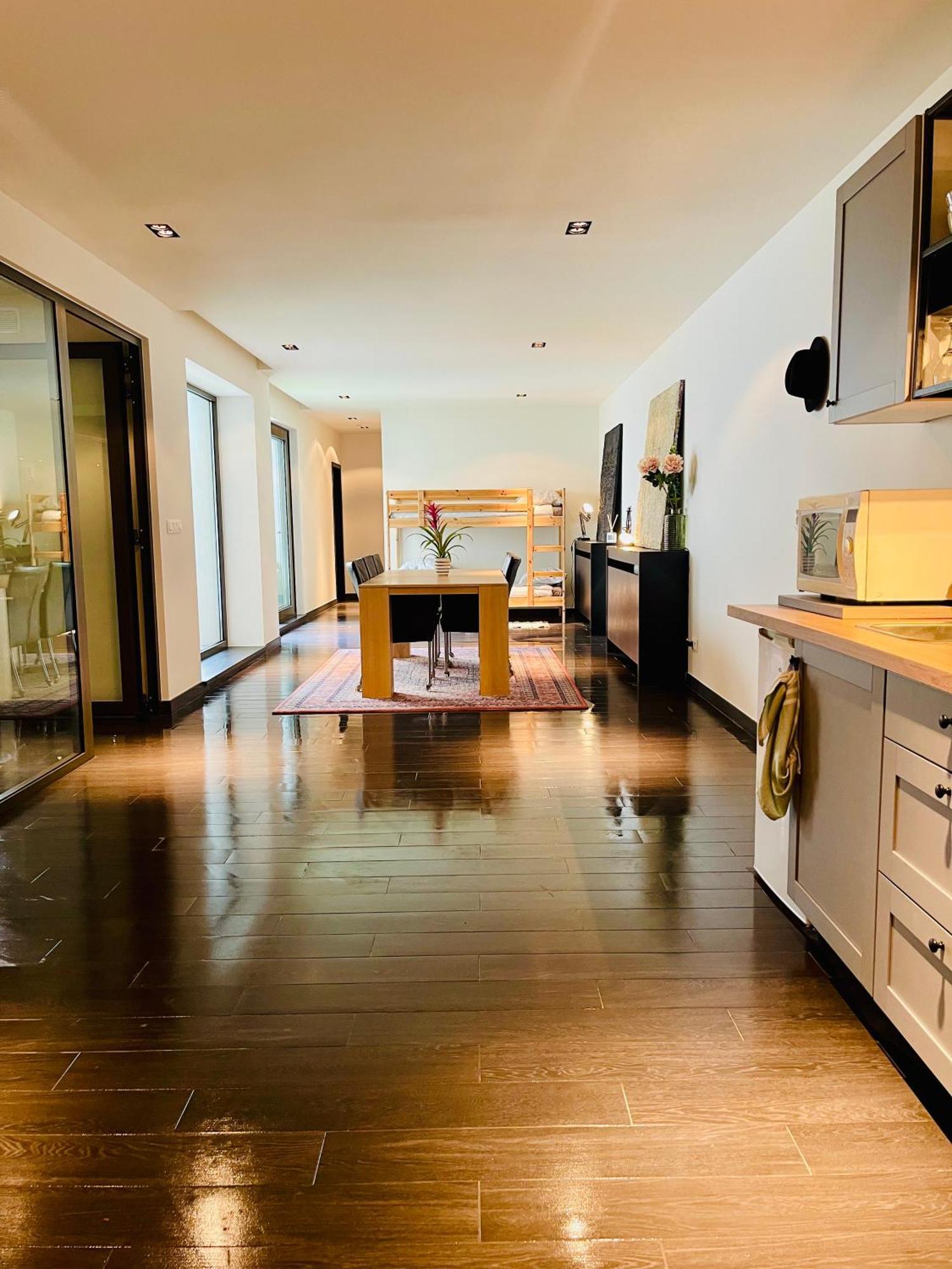 Down Town Spacious Loft Retreat With Private Parking 브뤼셀 외부 사진