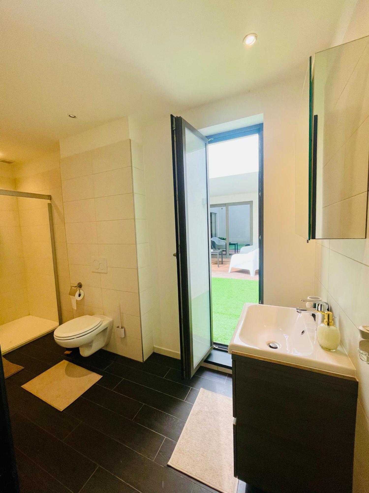 Down Town Spacious Loft Retreat With Private Parking 브뤼셀 외부 사진
