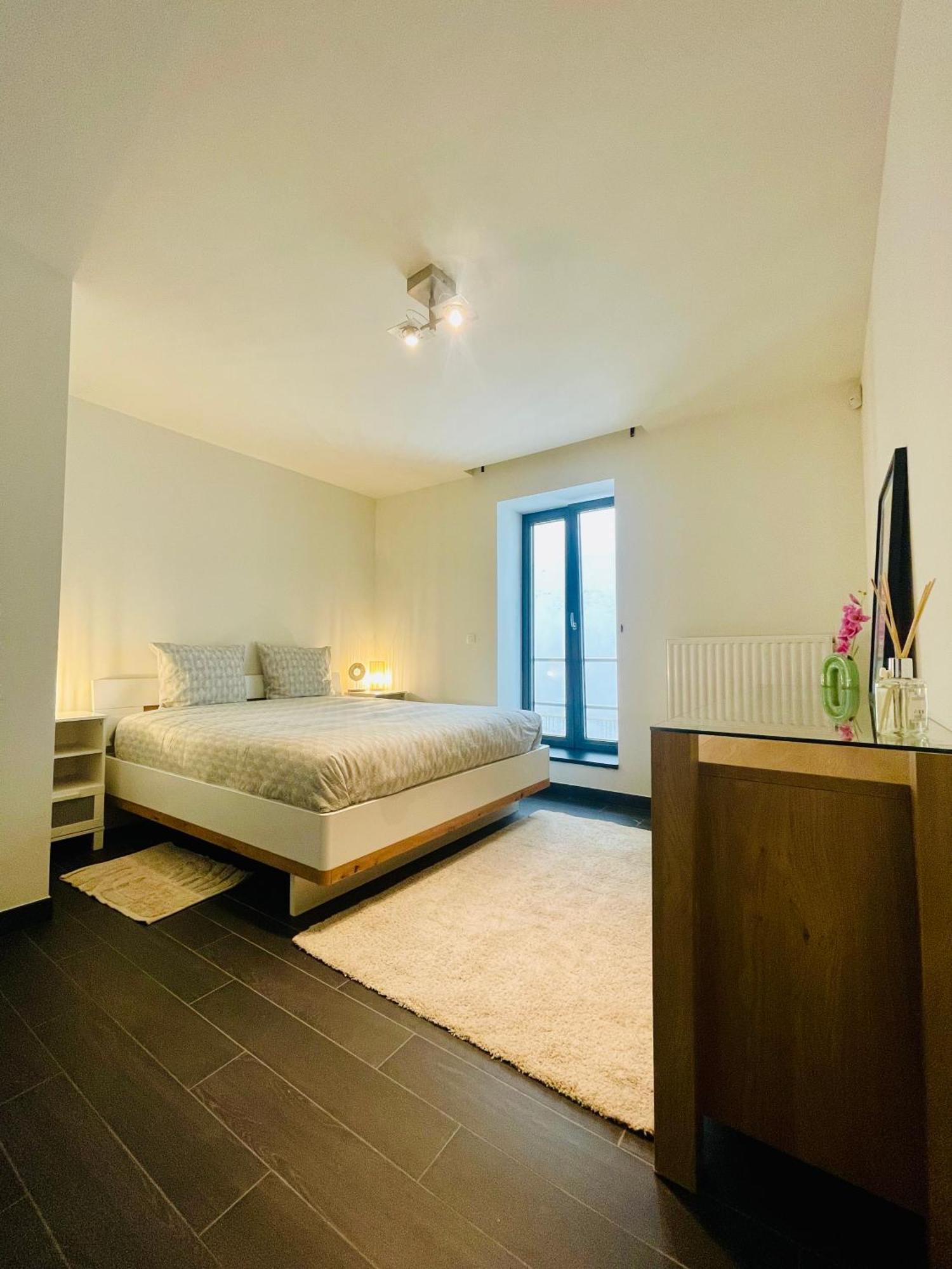 Down Town Spacious Loft Retreat With Private Parking 브뤼셀 외부 사진